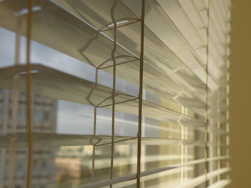 Understanding The Advantages of Light-Filtering and Blackout Blinds